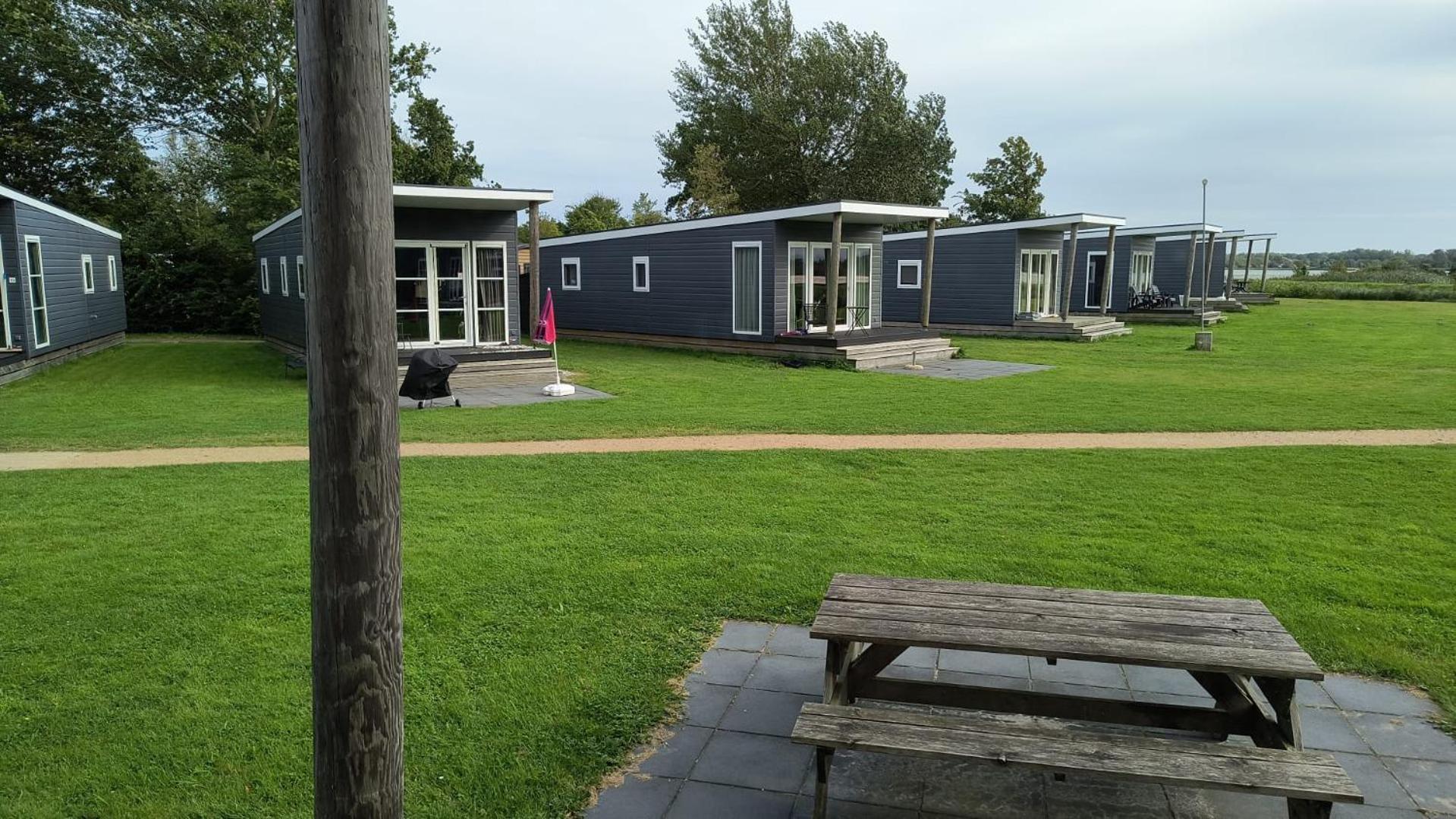 Chalet Babbelaar 6 - Premium Locatie Lauwersoog Buitenkant foto