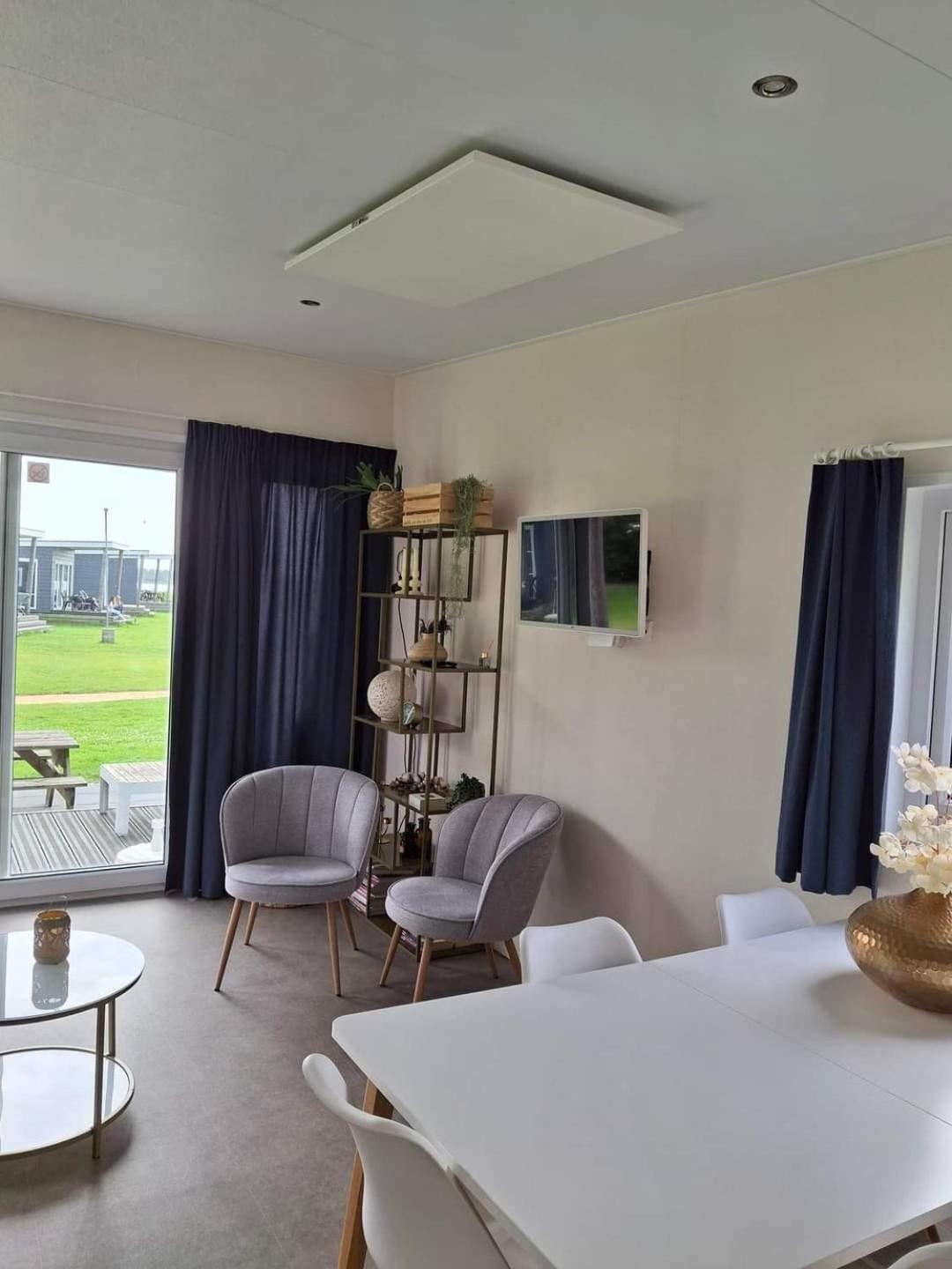 Chalet Babbelaar 6 - Premium Locatie Lauwersoog Buitenkant foto
